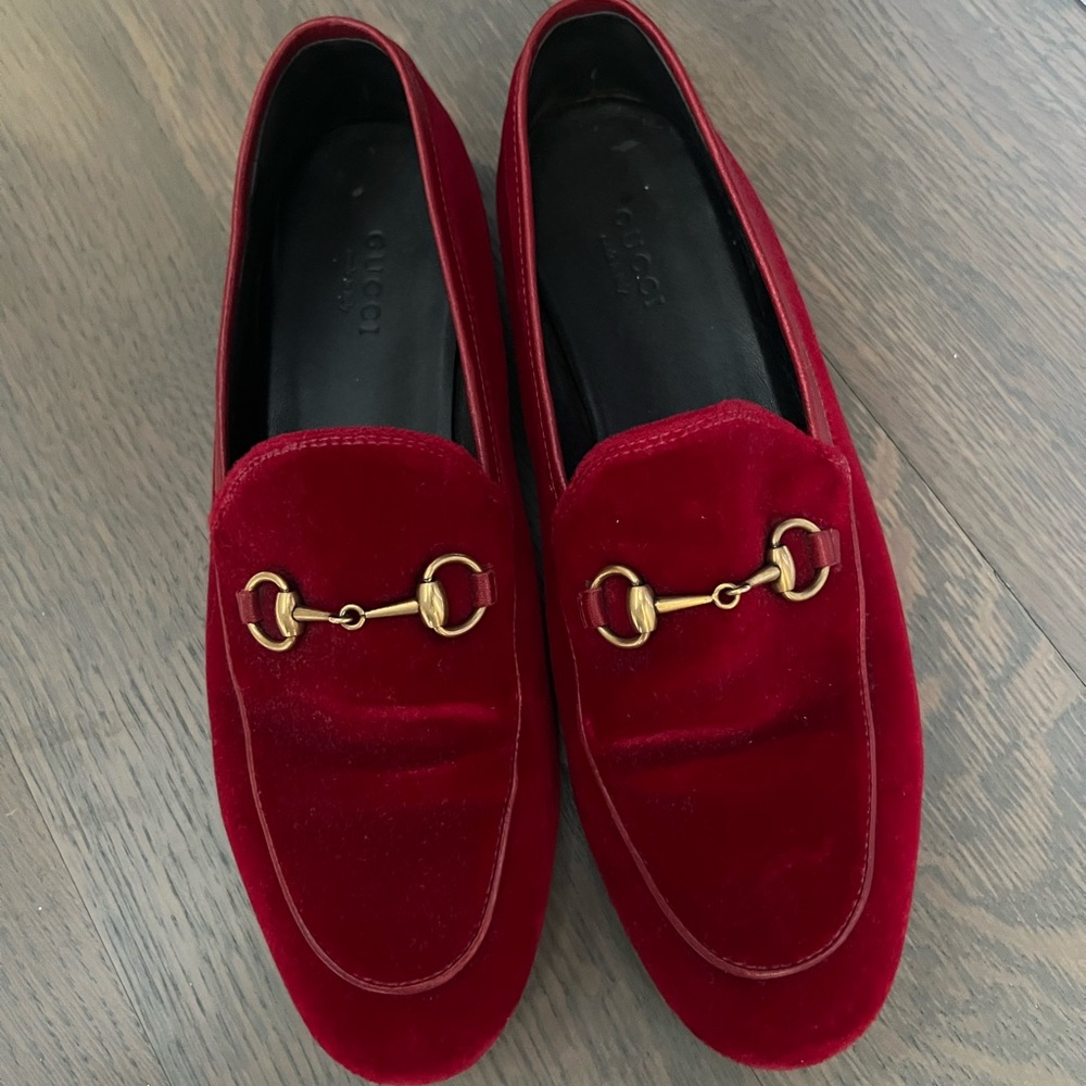 Gucci red velvet loafer